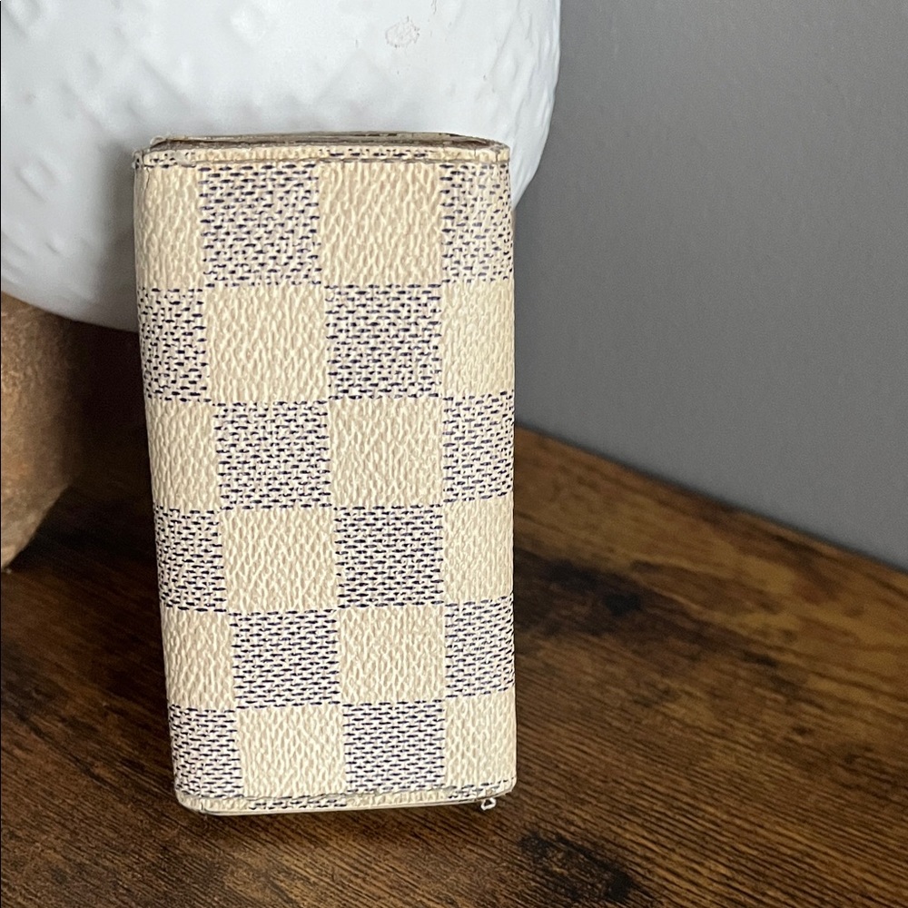Louis Vuitton Damier Key Holder - Picture 2 of 5